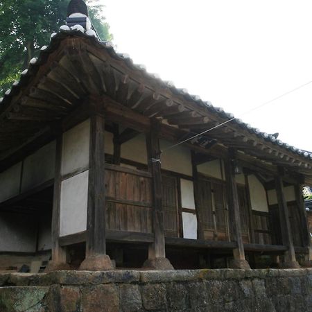 Jinrae Lee'S Traditional House Poszong Kültér fotó