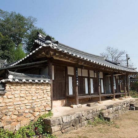 Jinrae Lee'S Traditional House Poszong Kültér fotó