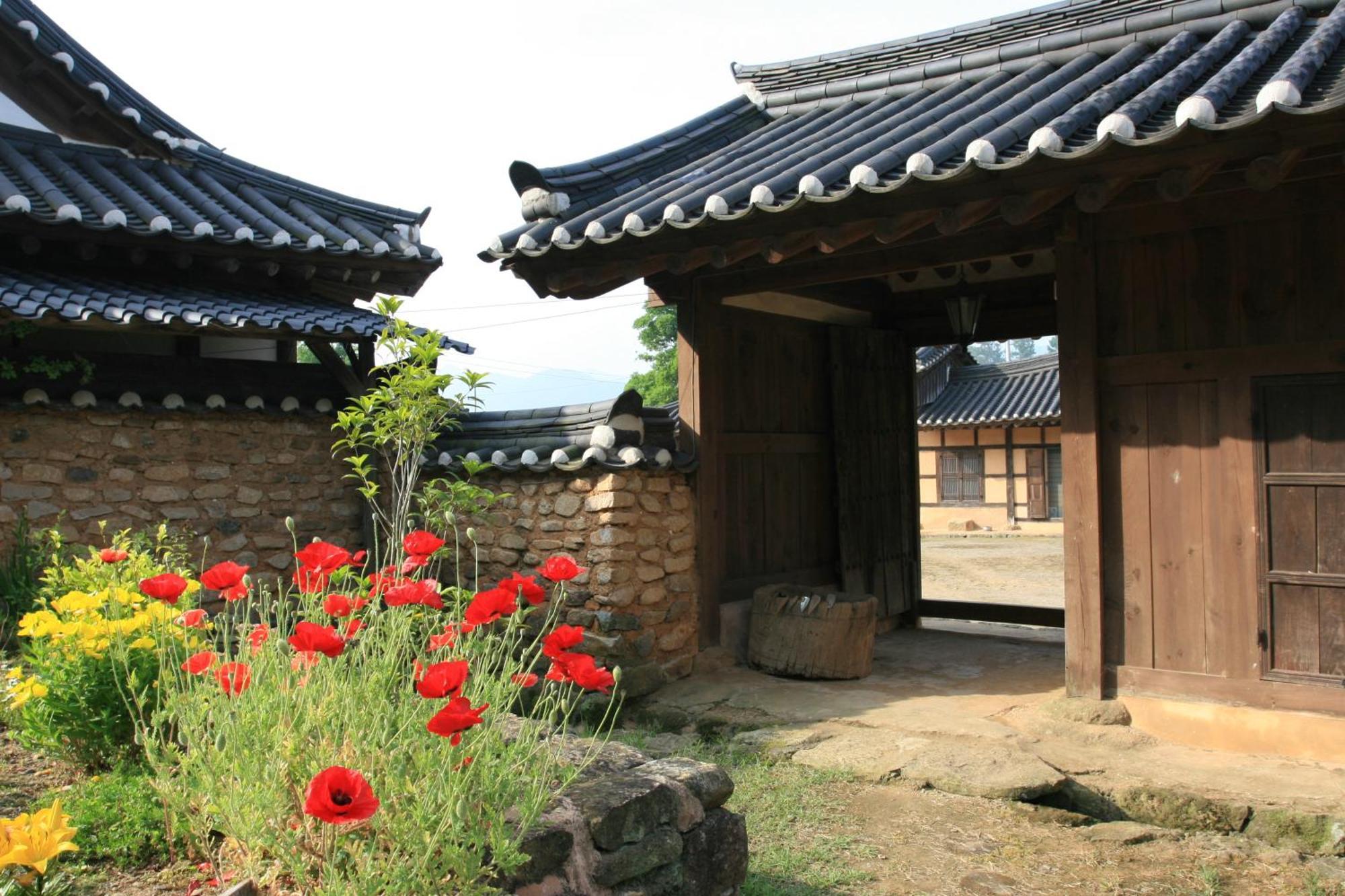 Jinrae Lee'S Traditional House Poszong Kültér fotó