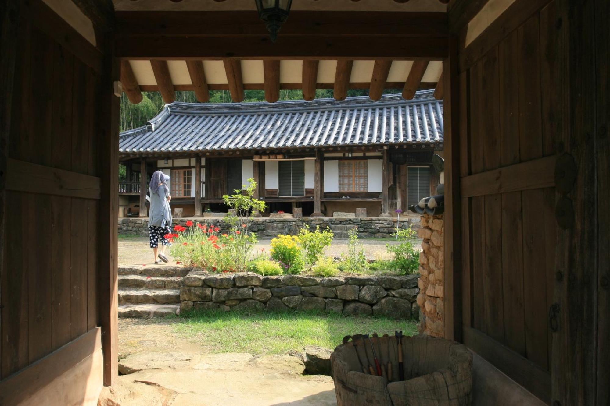 Jinrae Lee'S Traditional House Poszong Kültér fotó
