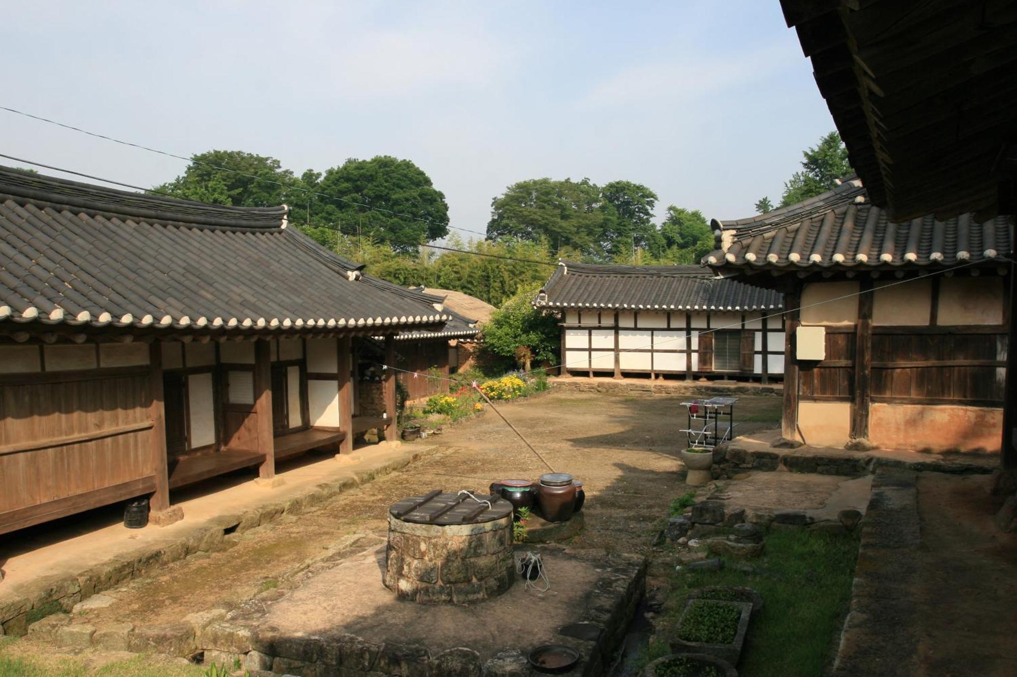 Jinrae Lee'S Traditional House Poszong Kültér fotó