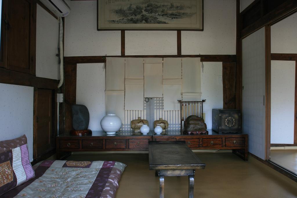 Jinrae Lee'S Traditional House Poszong Kültér fotó