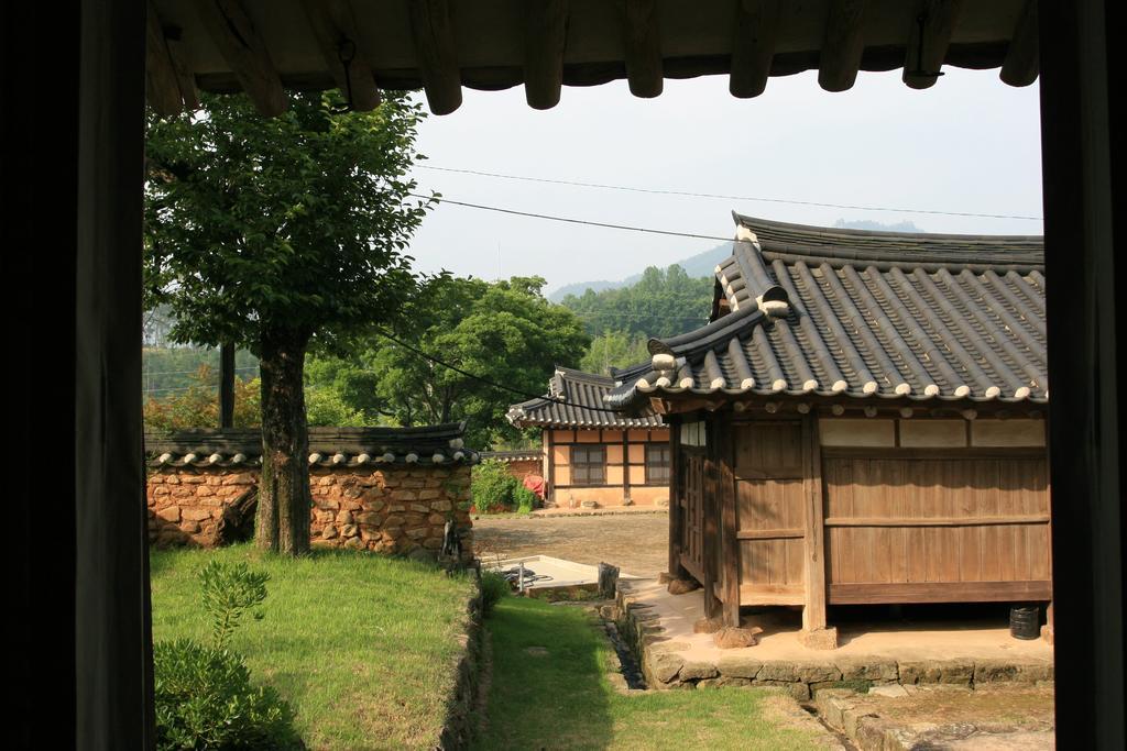 Jinrae Lee'S Traditional House Poszong Kültér fotó