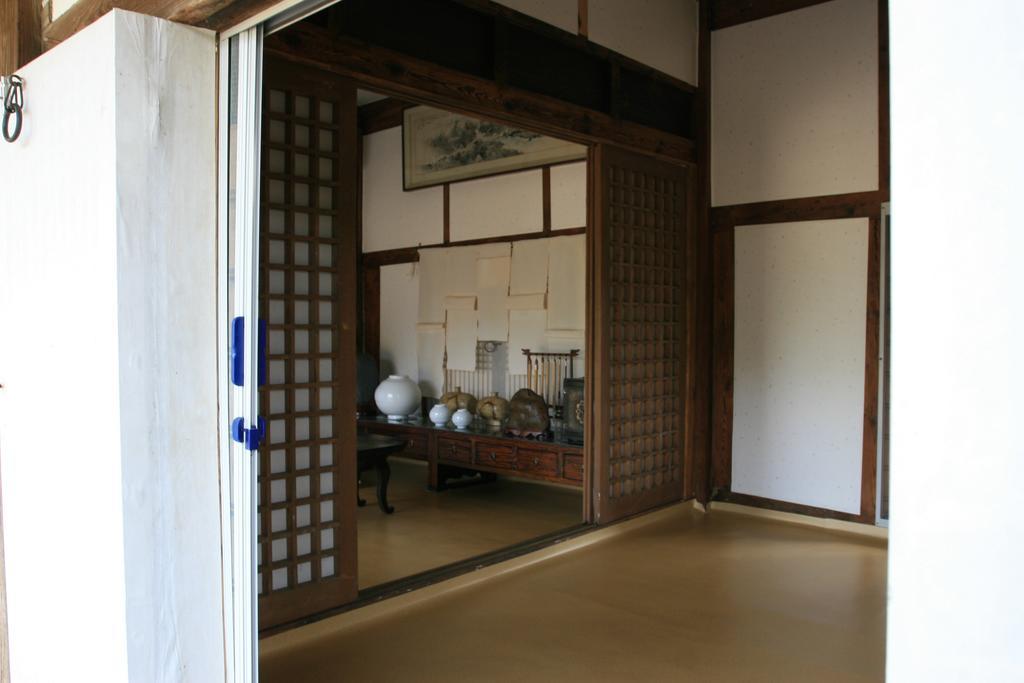 Jinrae Lee'S Traditional House Poszong Kültér fotó