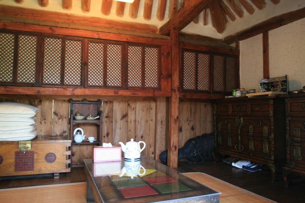 Jinrae Lee'S Traditional House Poszong Kültér fotó