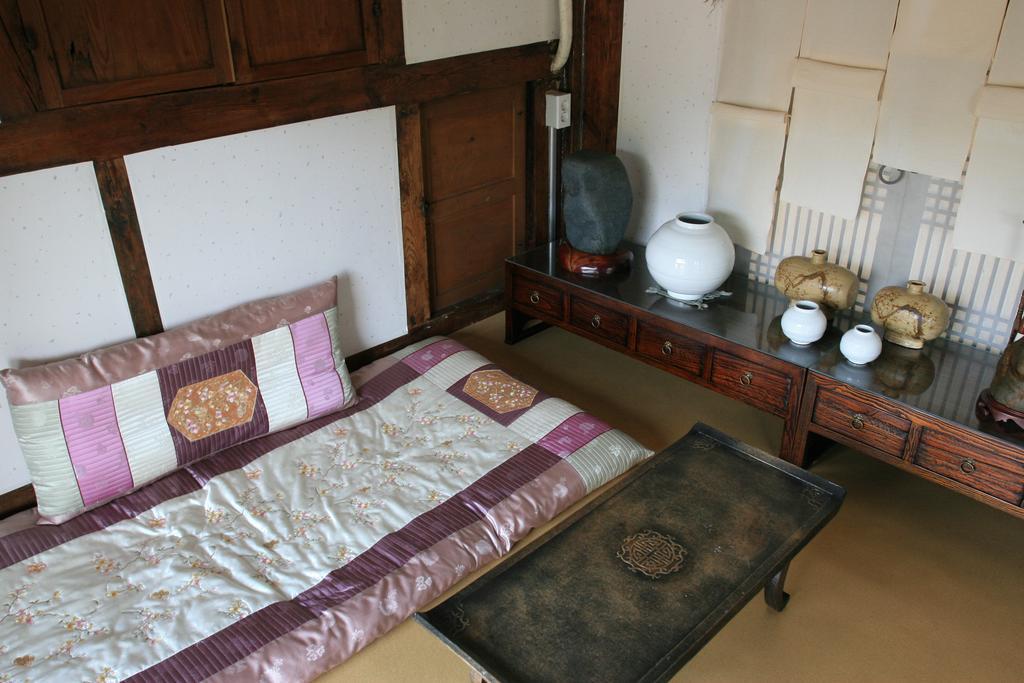 Jinrae Lee'S Traditional House Poszong Kültér fotó