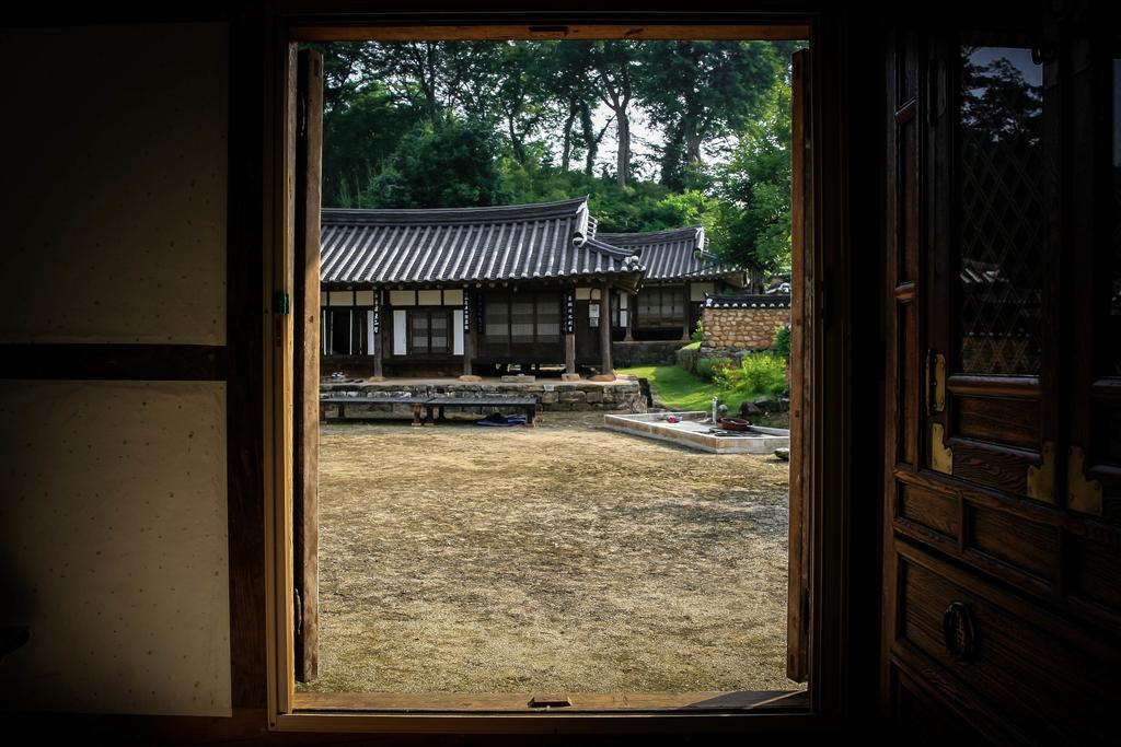 Jinrae Lee'S Traditional House Poszong Kültér fotó