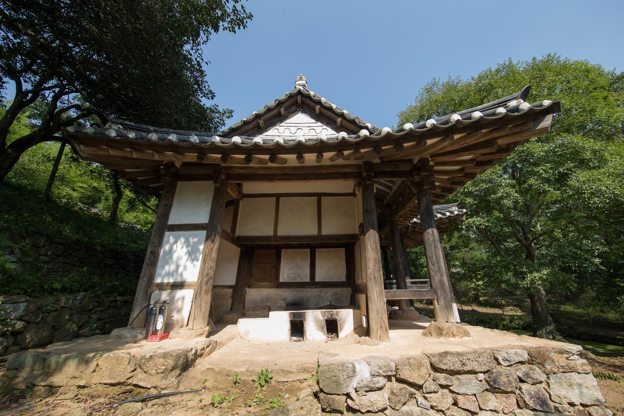 Jinrae Lee'S Traditional House Poszong Kültér fotó